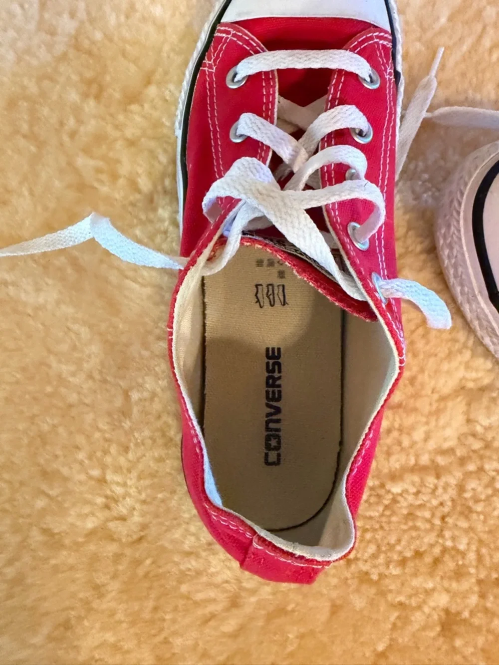 Red Converse size 3 youth, boys or girls, excellent condition